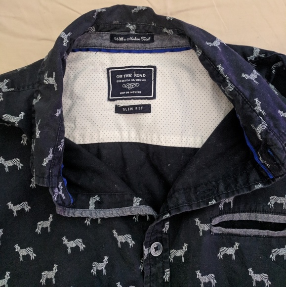 short sleeve button up weird animal - Picture 4 of 4